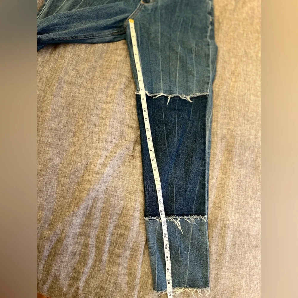 Hollister Curvy High Rise Mom Jeans Blue Size 26 - Picture 15 of 15